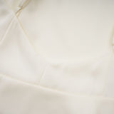 Lyna – Elegantne mini kleit volangidega